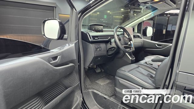 Hyundai Staria 2023 — photo 13