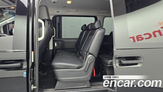 Hyundai Staria 2023 — photo 18