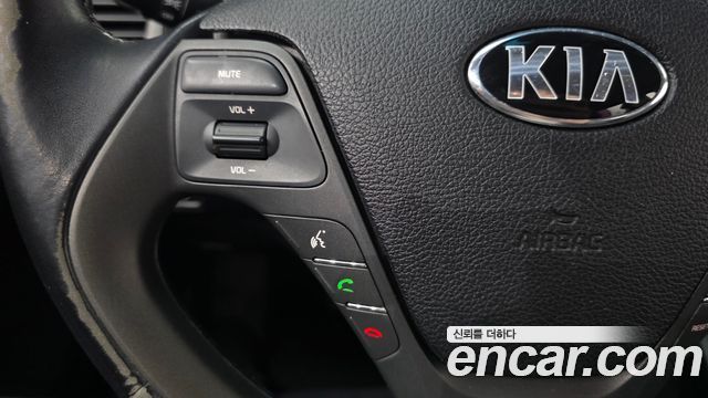 Kia K3 2015 — photo 21