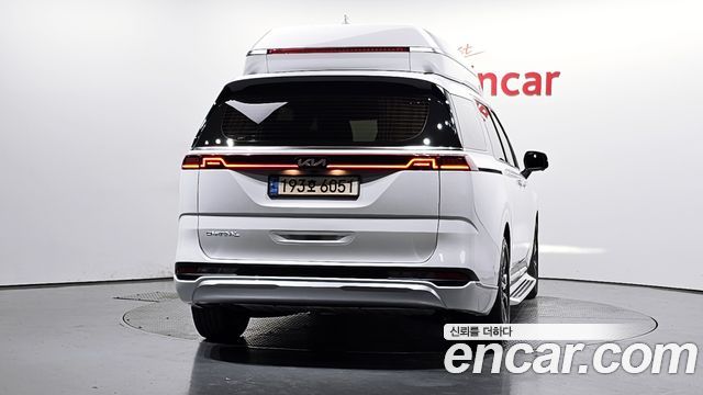 Kia Canival 2023 — photo 4