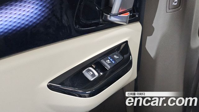 Kia Canival 2023 — photo 16