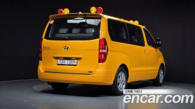 Hyundai Starex 2021 — photo 2