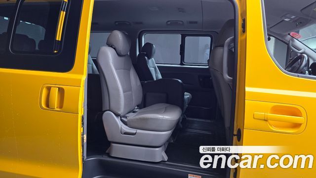 Hyundai Starex 2021 — photo 16