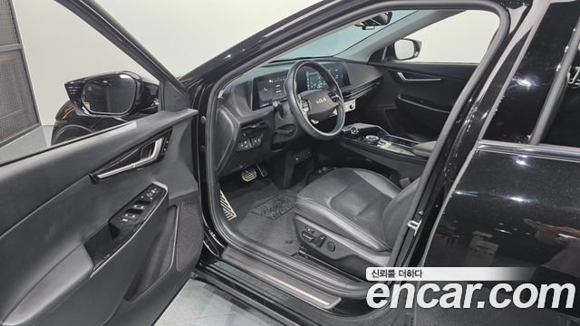 Kia EV6 2023 — photo 10