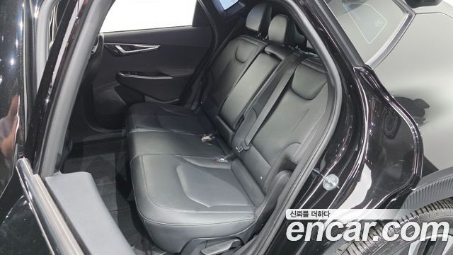 Kia EV6 2023 — photo 11