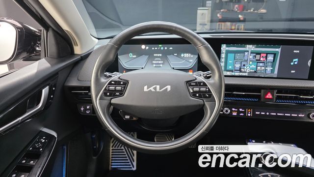 Kia EV6 2023 — photo 13