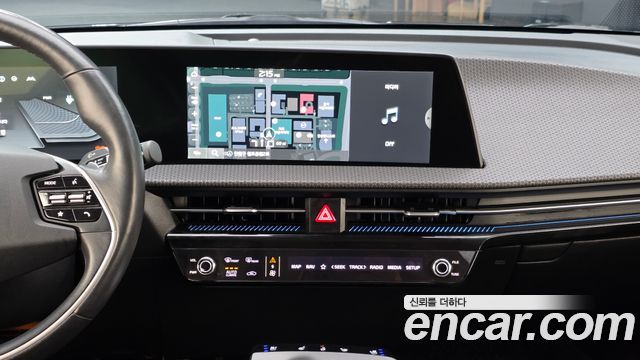 Kia EV6 2023 — photo 18