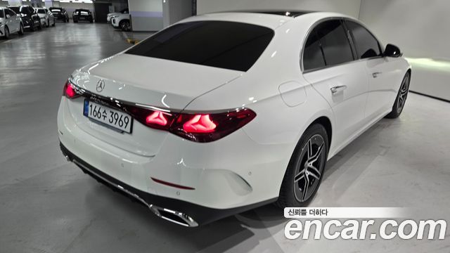 Mercedes-Benz E-Class 2026 — photo 4
