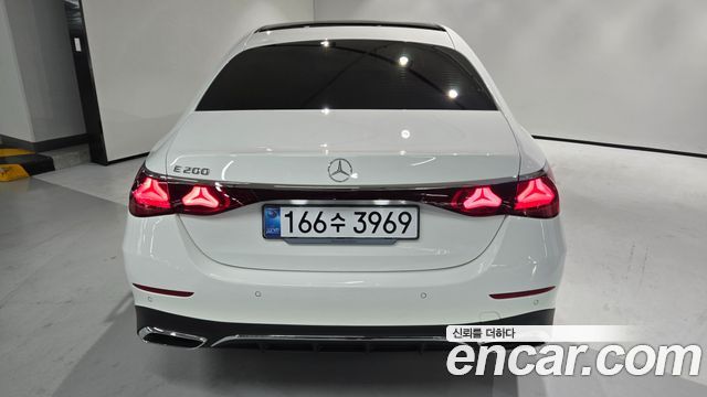 Mercedes-Benz E-Class 2026 — photo 7