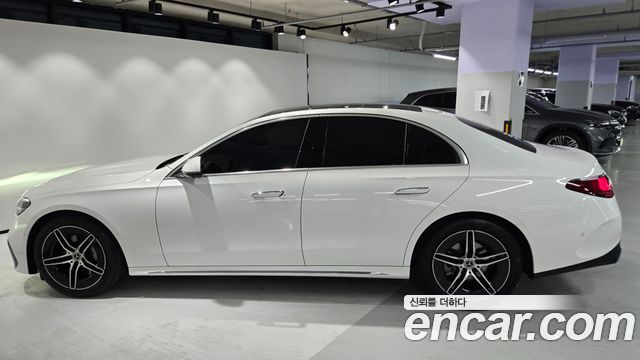Mercedes-Benz E-Class 2026 — photo 8