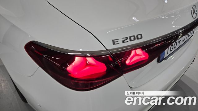 Mercedes-Benz E-Class 2026 — photo 13
