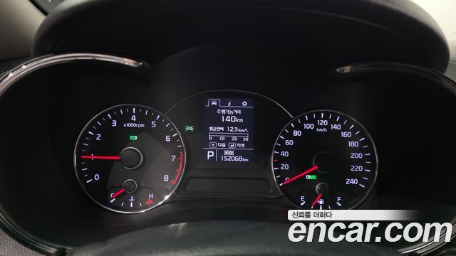 Kia K3 2015 — photo 11