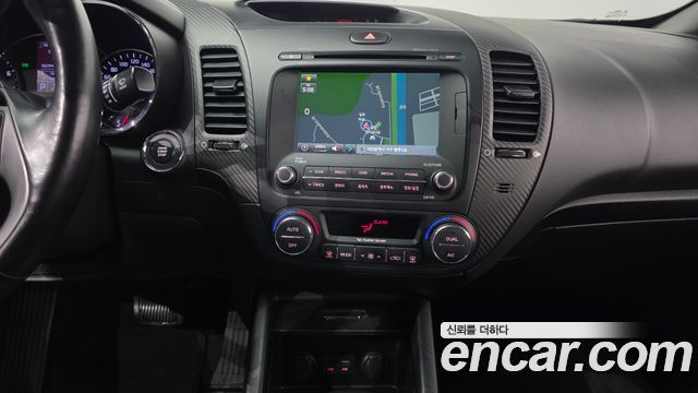 Kia K3 2015 — photo 19