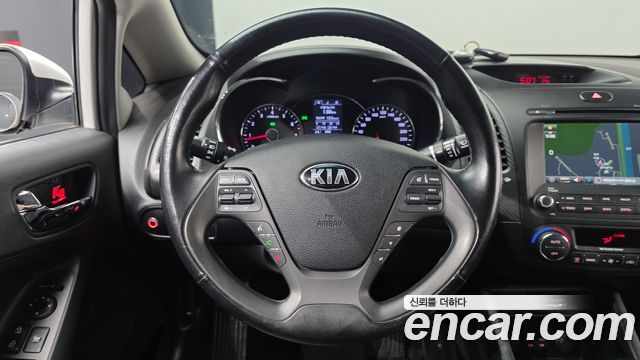 Kia K3 2015 — photo 20