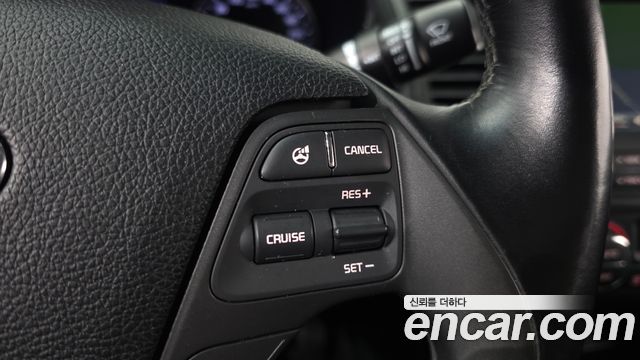 Kia K3 2015 — photo 22
