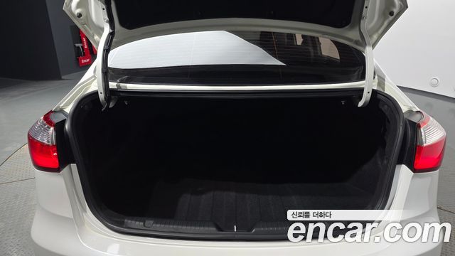 Kia K3 2015 — photo 23