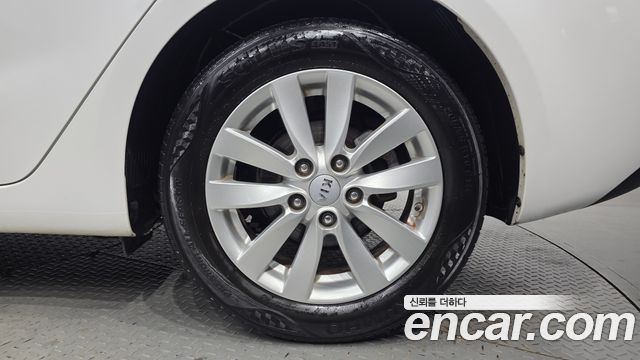 Kia K3 2015 — photo 7