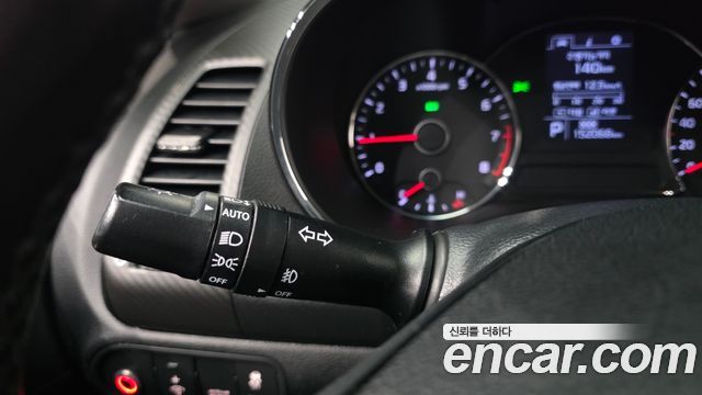 Kia K3 2015 — photo 29
