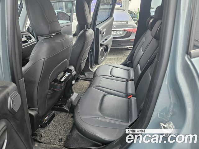 Jeep Renegade 2018 — photo 8