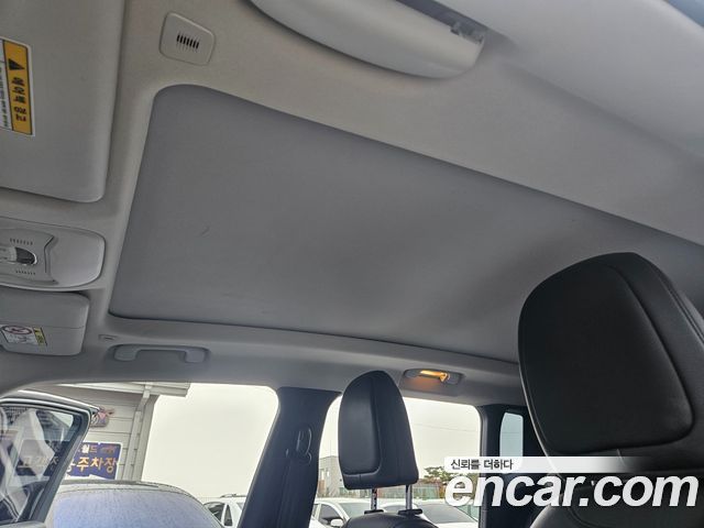 Jeep Renegade 2018 — photo 13