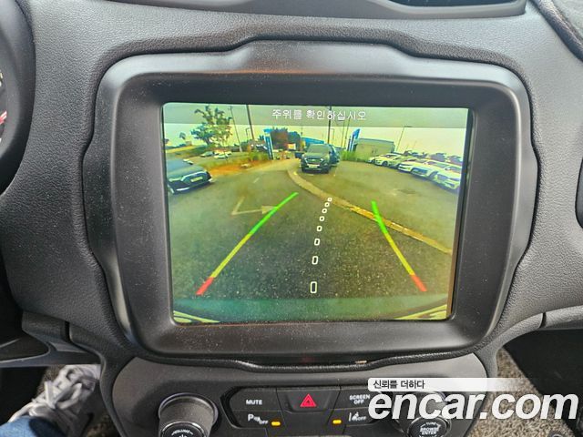 Jeep Renegade 2018 — photo 16