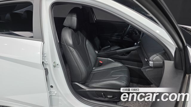 Hyundai AVANTE 2023 — photo 12