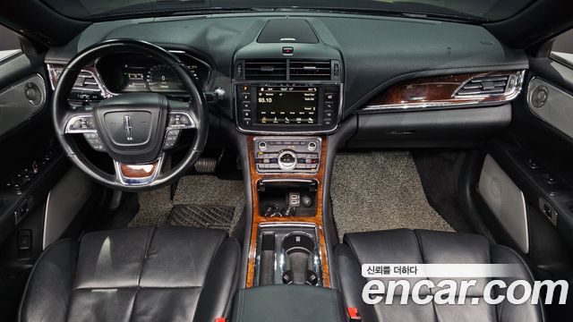 Lincoln Continental 2017 — photo 7