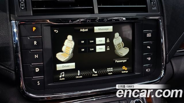 Lincoln Continental 2017 — photo 16