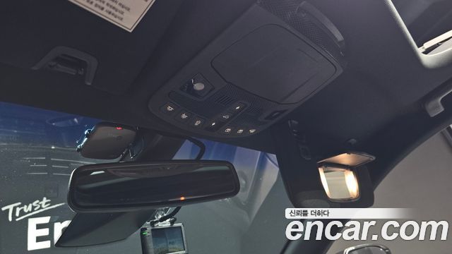 Lincoln Continental 2017 — photo 18
