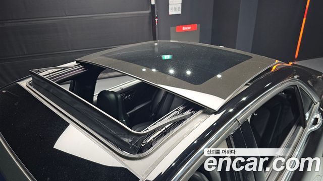 Lincoln Continental 2017 — photo 19