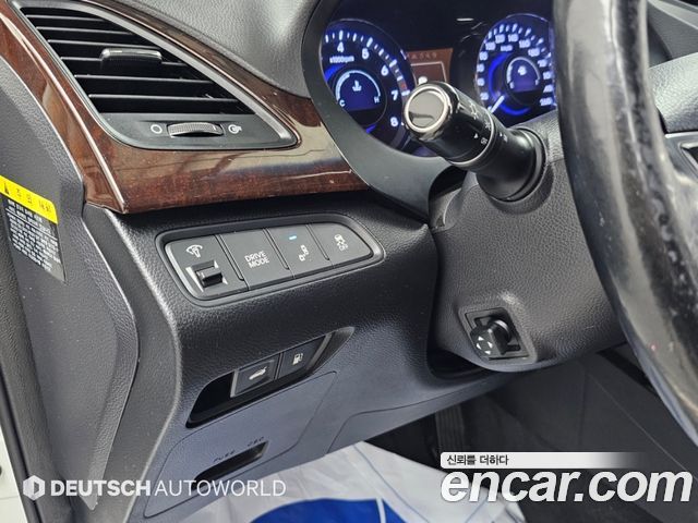 Hyundai Grandeur 2015 — photo 17