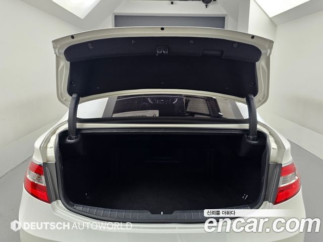 Hyundai Grandeur 2015 — photo 19