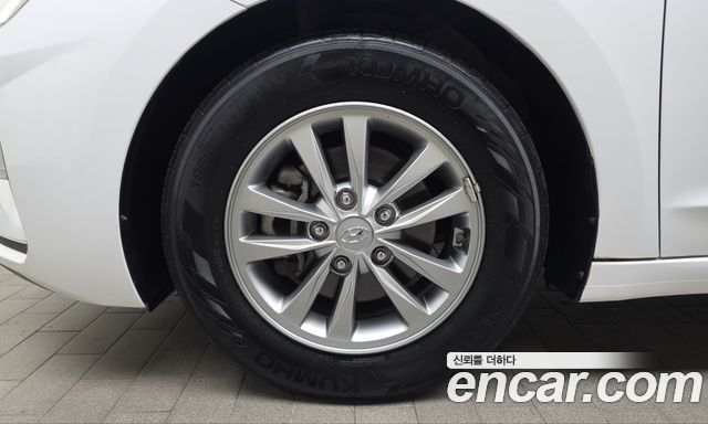 Hyundai AVANTE 2020 — photo 5