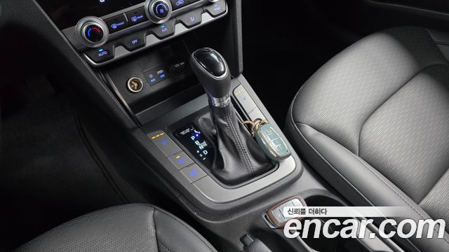 Hyundai AVANTE 2020 — photo 12