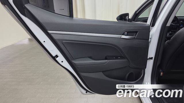Hyundai AVANTE 2020 — photo 15