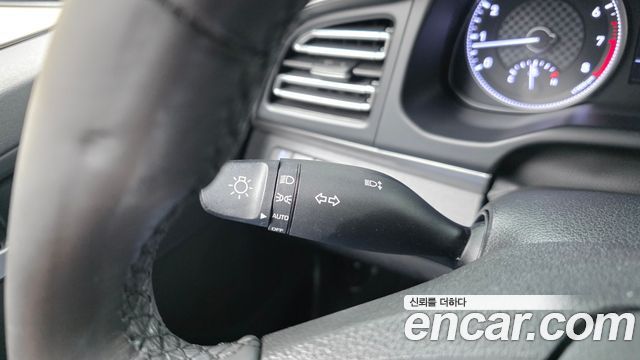 Hyundai AVANTE 2020 — photo 28