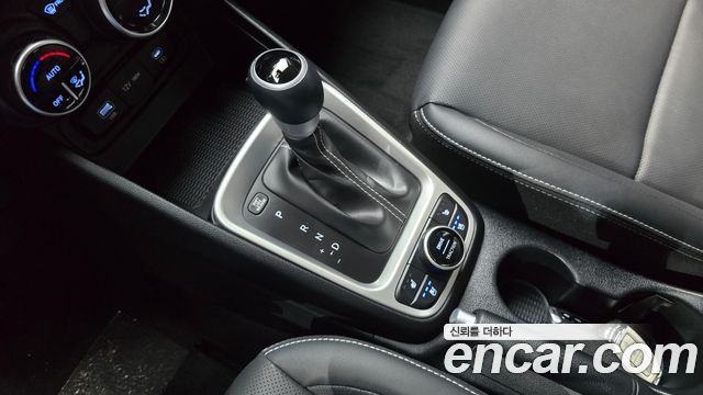 Hyundai Venue 2023 — photo 12