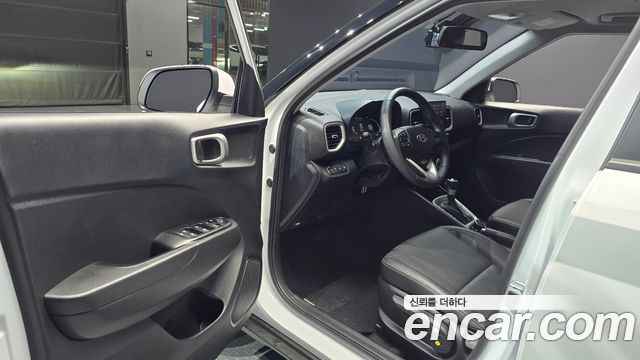 Hyundai Venue 2023 — photo 13