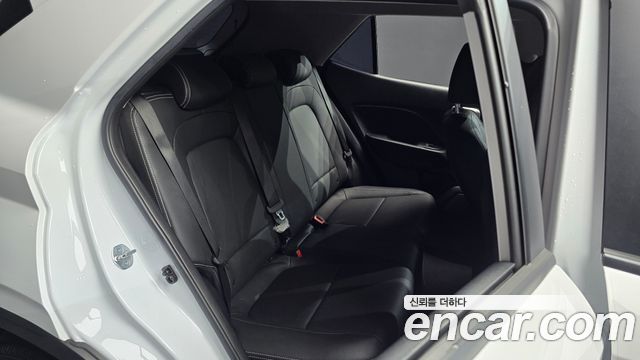 Hyundai Venue 2023 — photo 17