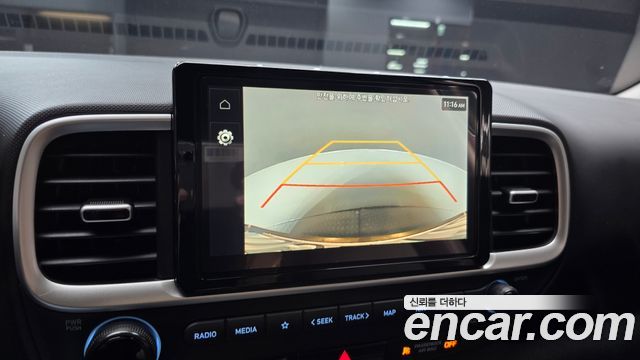 Hyundai Venue 2023 — photo 21