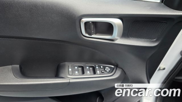 Hyundai Venue 2023 — photo 22