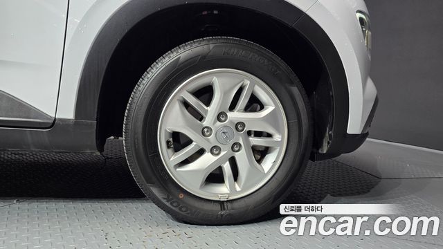 Hyundai Venue 2023 — photo 7
