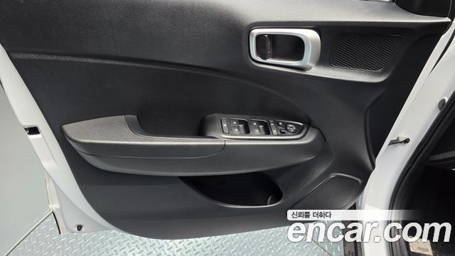 Hyundai Venue 2023 — photo 14