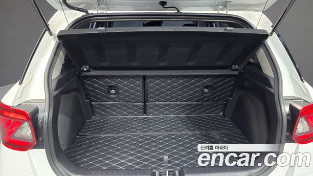 Hyundai Venue 2023 — photo 31