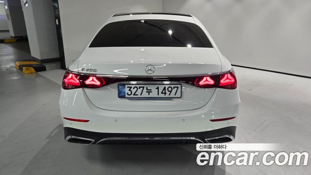 Mercedes-Benz E-Class 2026 — photo 7