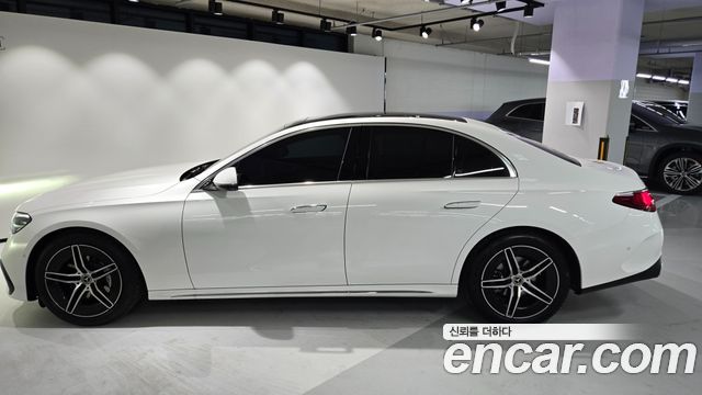 Mercedes-Benz E-Class 2026 — photo 8