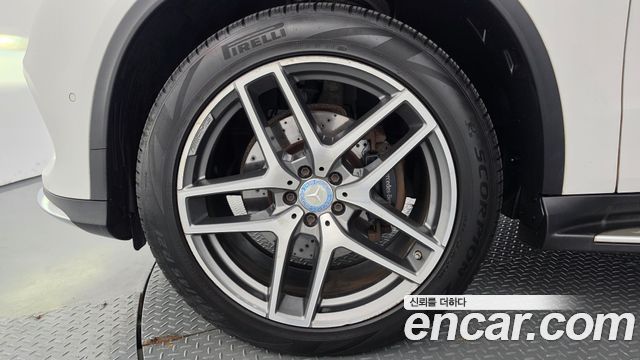 Mercedes-Benz GLE-Class 2017 — photo 5