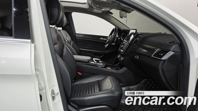 Mercedes-Benz GLE-Class 2017 — photo 11