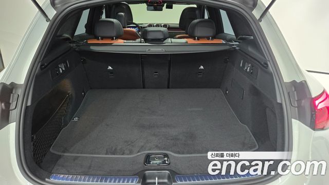 Mercedes-Benz GLC-Class 2026 — photo 10
