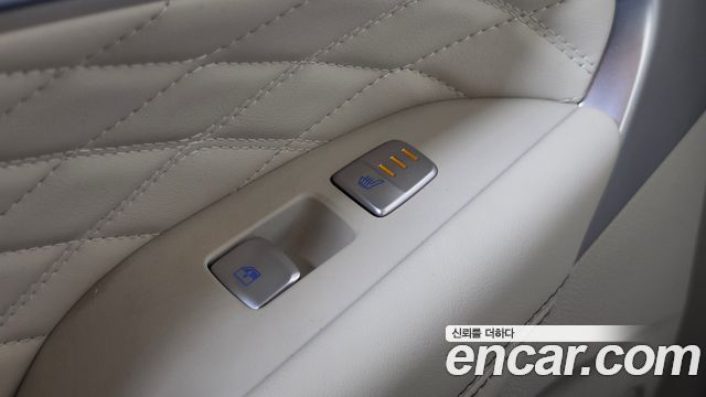 Genesis G70 2020 — photo 27